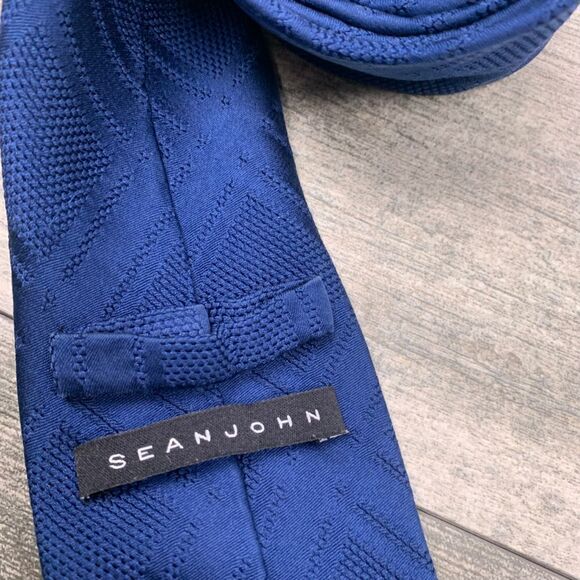 Sean John silk tie - Picture 3 of 5
